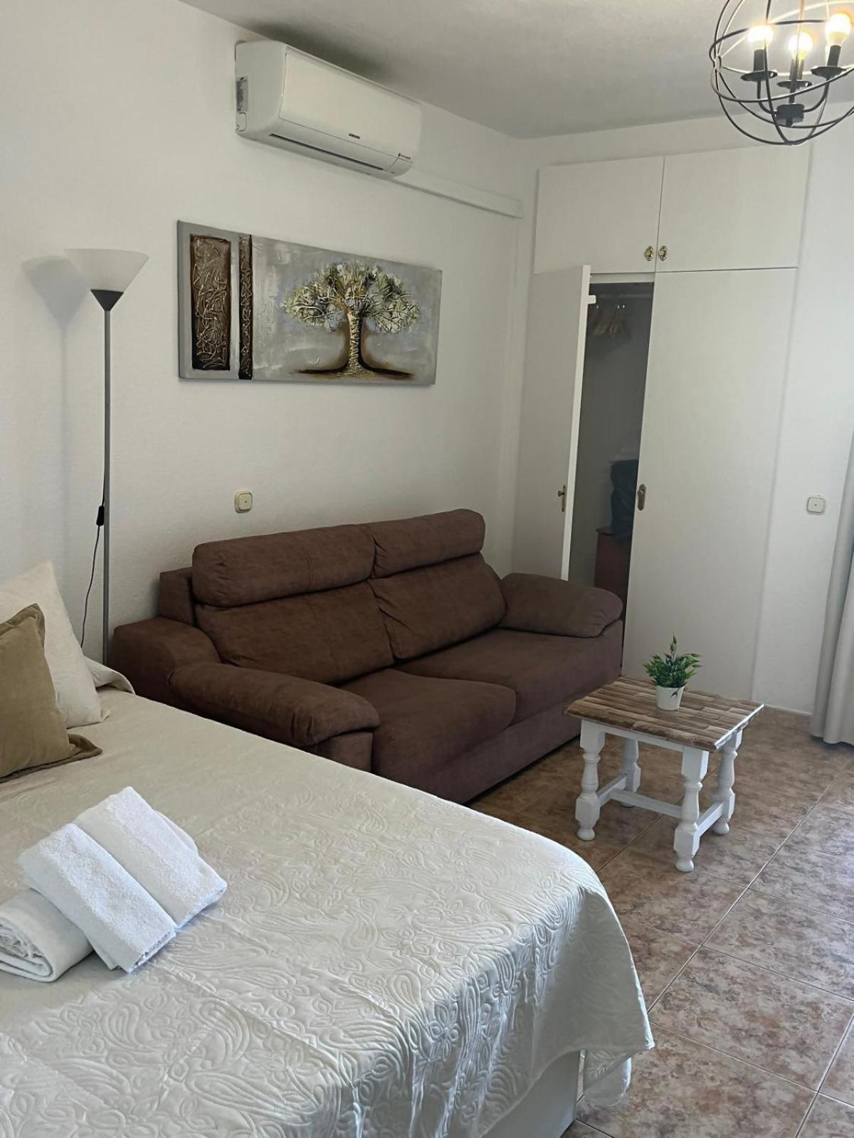 Antony Studio Benalmádena Exteriör bild